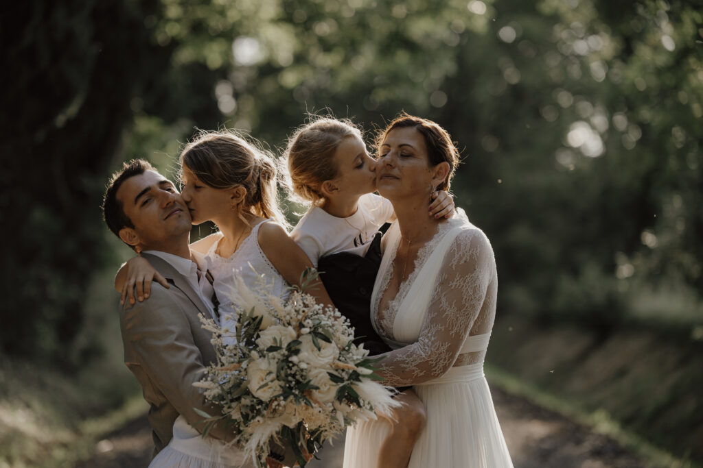 Noélyne Di Muzio photographie photographe de famille maternité mariage couple à cavaillon Avignon salon de Provence pour des séances shootings mariage evjf couple famille bébé nourrisson naissance Provence GOLDEN HOUR LGBTQIA+