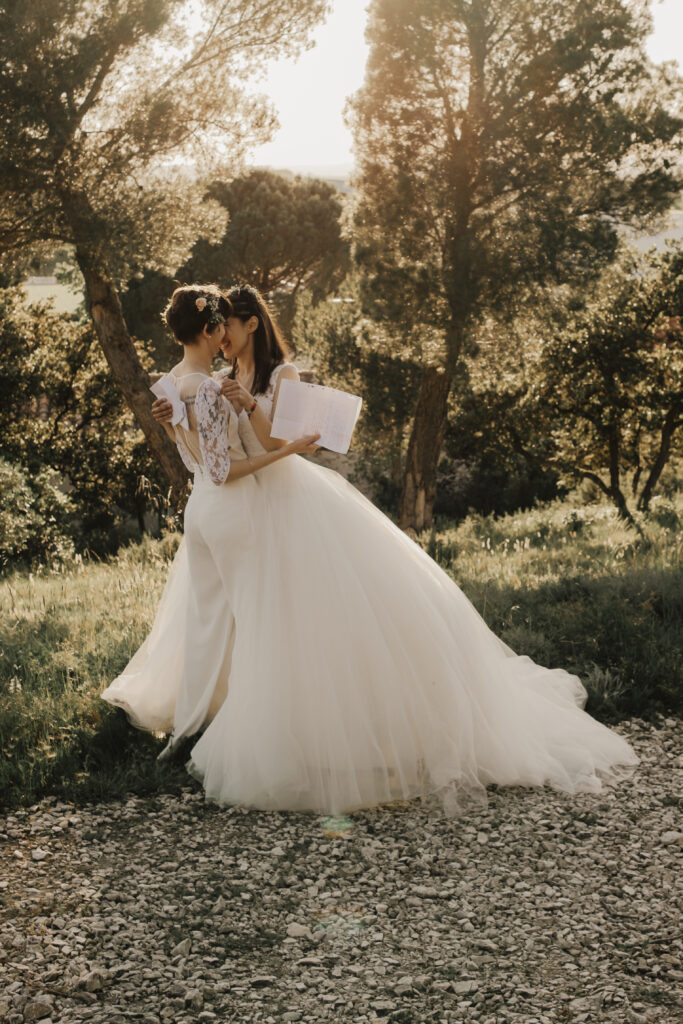 Noélyne Di Muzio photographie photographe de famille maternité mariage couple à cavaillon Avignon salon de Provence pour des séances shootings mariage evjf couple famille bébé nourrisson naissance Provence GOLDEN HOUR lgbtqia+