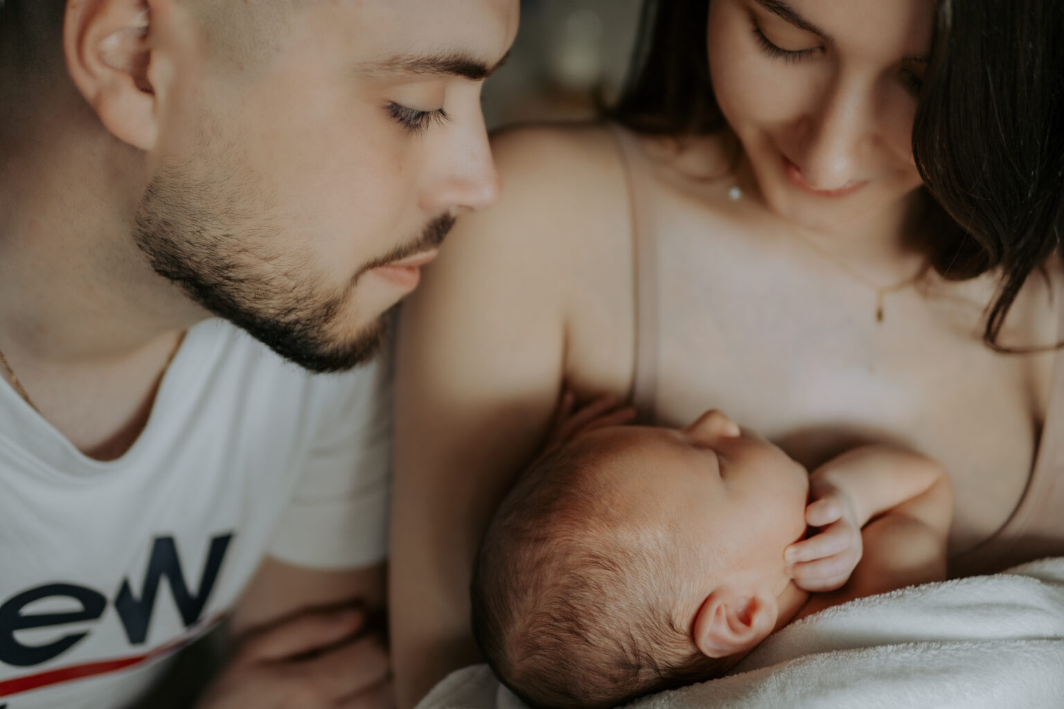 Noélyne Di Muzio photographie photographe de famille maternité mariage couple à cavaillon Avignon salon de Provence pour des séances shootings mariage evjf couple famille bébé nourrisson naissance Provence GOLDEN HOUR